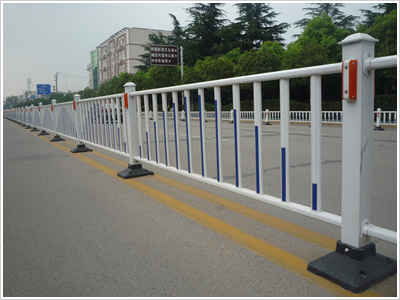 <a href='http://yzwang355.com' target='_blank'><u>道路護(hù)欄</u></a>